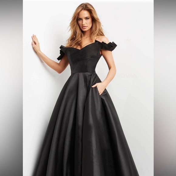 Jovani Black Evening Gown - Picture 2 of 7